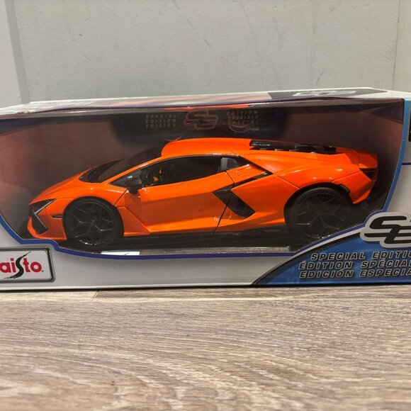 MAISTO Lamborghini Revuelto 1/18 brand NEW - Picture 2 of 4